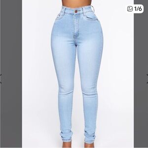 Light Blue High-Waisted Marilyn Women's Jeans